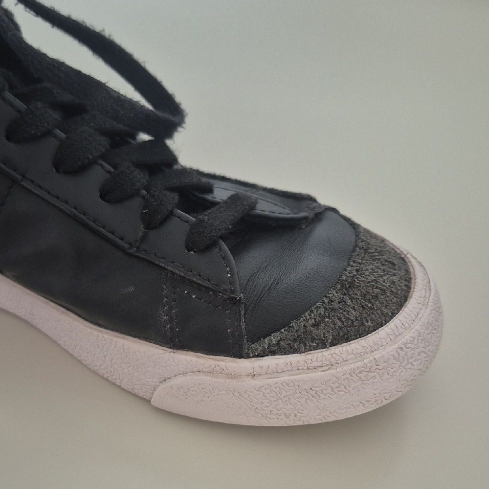 Nike Blazers Black High-Top Sneakers with White Swoosh and Gold Accents,Size US8 - Picture 11 of 15